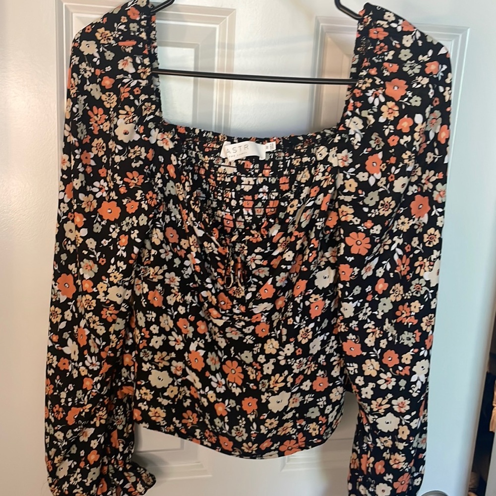 ASTR the label ruched tie front puff sleeve top
